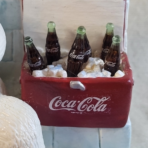 Coca-cola Polar Bear Swimming in Pool with Clock - Picture 10 of 14